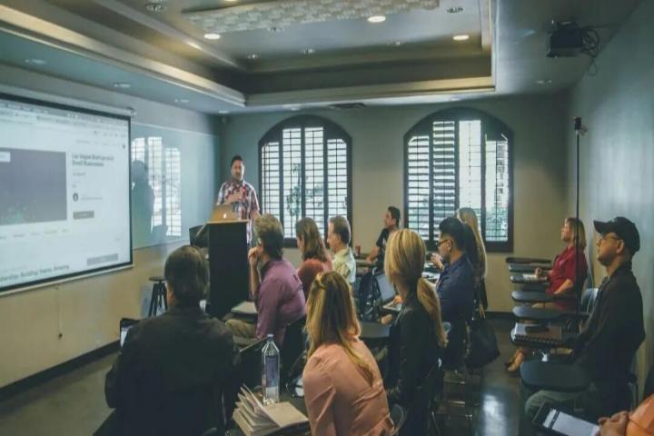 重磅！新加坡这所公立大学携手复旦大学，推出首个科技导向DBA课程